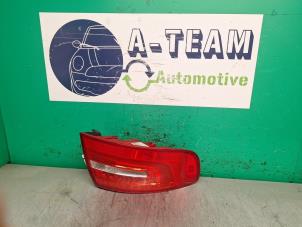 Gebruikte Achterlicht links Audi A4 Avant (B8) 2.0 TFSI 16V Quattro Prijs € 124,99 Margeregeling aangeboden door A-team Automotive