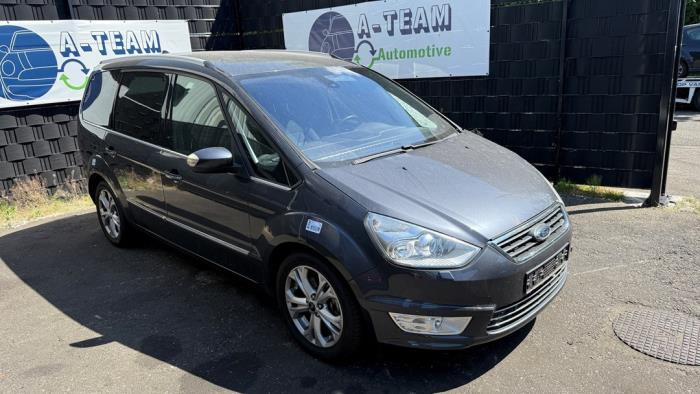 Aandrijfas rechts-voor van een Ford Galaxy (WA6) 2.0 TDCi 16V 140 2010