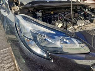 Gebruikte Rechter Koplamp Opel Corsa E 1.3 CDTi 16V ecoFLEX Prijs € 349,99 Margeregeling aangeboden door A-Team Automotive