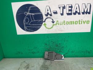 Gebruikte Remassistent sensor Volkswagen Up! (121) 1.0 12V 60 Prijs € 19,99 Margeregeling aangeboden door A-team Automotive