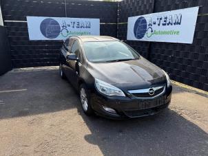 Gebruikte Radiateur Opel Astra J Sports Tourer (PD8/PE8/PF8) 1.4 16V ecoFLEX Prijs € 34,99 Margeregeling aangeboden door A-team Automotive