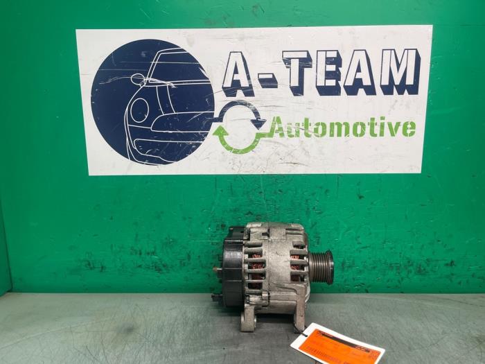 Gebruikte Dynamo Opel Vivaro 2.0 CDTI Prijs € 49,99 Margeregeling aangeboden door A-team Automotive