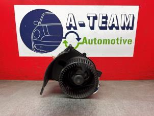 Gebruikte Aanjager Renault Scénic II (JM) 2.0 16V Prijs € 19,99 Margeregeling aangeboden door A-Team Automotive