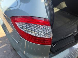 Gebruikte Achterlicht links Ford Mondeo IV Wagon 2.2 TDCi 16V Prijs € 49,99 Margeregeling aangeboden door A-team Automotive