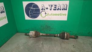 Gebruikte Steekas links-voor Kia Carens III (FG) 2.0i CVVT 16V Prijs € 49,99 Margeregeling aangeboden door A-team Automotive