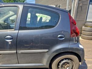 Gebruikte Portier 4Deurs links-achter Peugeot 107 1.0 12V Prijs € 149,99 Margeregeling aangeboden door A-Team Automotive