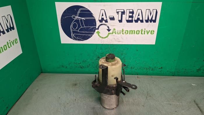 Gebruikte Servopomp Volkswagen Polo IV (9N1/2/3) 1.2 Prijs € 49,99 Margeregeling aangeboden door A-team Automotive