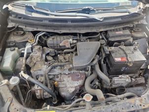 Gebruikte Luchtfilterhuis Nissan X-Trail (T31) 2.5 16V SE,LE 4x4 Prijs € 49,99 Margeregeling aangeboden door A-Team Automotive