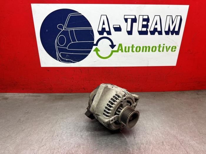 Dynamo van een Opel Astra K Sports Tourer 1.6 CDTI 110 16V 2017