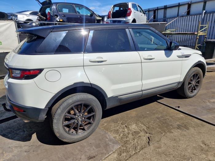 Achterlicht rechts van een Land Rover Range Rover Evoque (LVJ/LVS) 2.0 eD 150 16V 5-drs. 2017