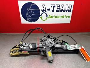 Gebruikte Ruitmechaniek 4Deurs rechts-voor Landrover Range Rover Evoque (LVJ/LVS) 2.0 eD 150 16V 5-drs. Prijs € 99,99 Margeregeling aangeboden door A-Team Automotive