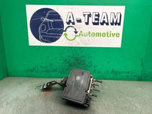 Gebruikte ABS Pomp Ford Fiesta 6 (JA8) 1.0 Ti-VCT 12V 65 Prijs € 199,99 Margeregeling aangeboden door A-team Automotive