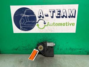 Gebruikte Portierruitmotor Skoda Octavia Combi (1Z5) 1.2 TSI Prijs € 49,99 Margeregeling aangeboden door A-team Automotive
