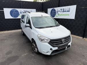 Gebruikte Pomp Servo Dacia Dokker (0S) 1.5 dCi 90 Prijs op aanvraag aangeboden door A-team Automotive