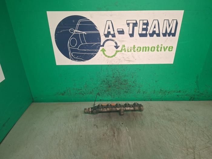 Gebruikte Injector brug Opel Vivaro 2.0 CDTI Prijs € 49,99 Margeregeling aangeboden door A-team Automotive