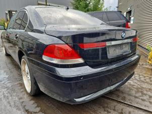 Gebruikte Remklauw (Tang) links-achter BMW 7 serie (E65/E66/E67) 745i,Li 4.4 V8 32V Prijs € 39,99 Margeregeling aangeboden door A-Team Automotive