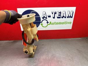 Gebruikte Benzinepomp BMW 7 serie (E65/E66/E67) 745i,Li 4.4 V8 32V Prijs € 49,99 Margeregeling aangeboden door A-Team Automotive