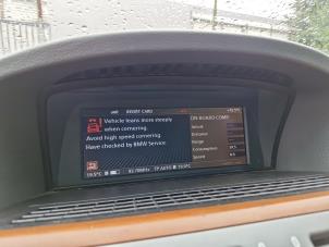 Gebruikte Display Interieur BMW 7 serie (E65/E66/E67) 745i,Li 4.4 V8 32V Prijs € 299,99 Margeregeling aangeboden door A-Team Automotive