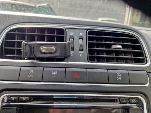 Gebruikte Start/Stop schakelaar Volkswagen Polo V (6R) 1.2 TDI 12V BlueMotion Prijs € 14,99 Margeregeling aangeboden door A-Team Automotive