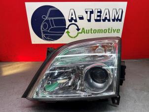 Gebruikte Koplamp links Opel Vectra C 1.8 16V Prijs € 74,99 Margeregeling aangeboden door A-Team Automotive