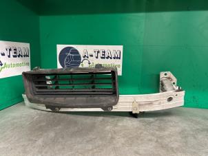 Gebruikte Frontbalk Renault Clio IV Estate/Grandtour (7R) 0.9 Energy TCE 90 12V Prijs op aanvraag aangeboden door A-team Automotive