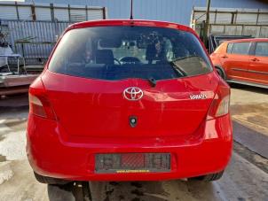 Gebruikte Achterklep Toyota Yaris II (P9) 1.3 16V VVT-i Prijs € 99,99 Margeregeling aangeboden door A-Team Automotive