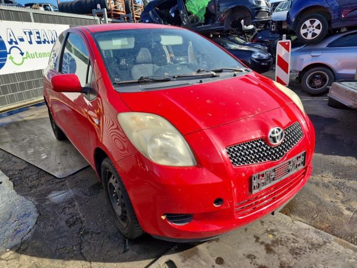 Radiateurfan van een Toyota Yaris II (P9) 1.3 16V VVT-i 2007