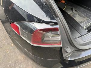 Gebruikte Achterlicht links Tesla Model S 85 Prijs € 299,99 Margeregeling aangeboden door A-team Automotive