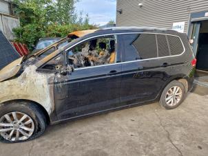 Gebruikte Deur 4Deurs links-voor Volkswagen Touran (5T1) 1.5 TSI Prijs € 349,99 Margeregeling aangeboden door A-Team Automotive