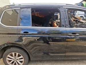 Gebruikte Deur 4Deurs rechts-achter Volkswagen Touran (5T1) 1.5 TSI Prijs € 749,99 Margeregeling aangeboden door A-Team Automotive