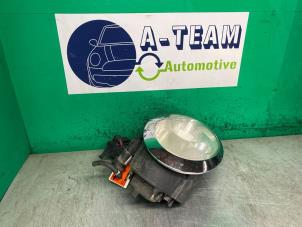 Gebruikte Koplamp rechts Mini Mini Cooper S (R53) 1.6 16V Prijs € 199,99 Margeregeling aangeboden door A-team Automotive