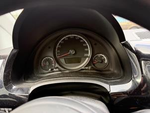 Gebruikte Instrumentenpaneel Volkswagen Up! (121) 1.0 12V 60 Prijs € 74,99 Margeregeling aangeboden door A-team Automotive