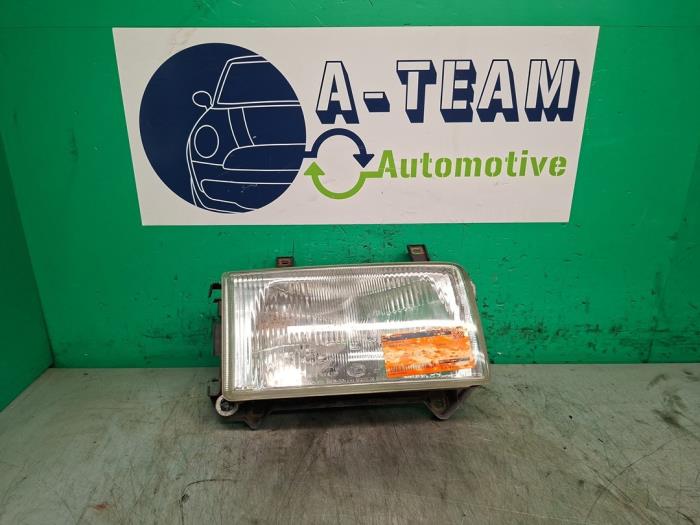 Koplamp rechts van een Volkswagen Transporter/Caravelle T4 1.9 TD Caravelle 1999