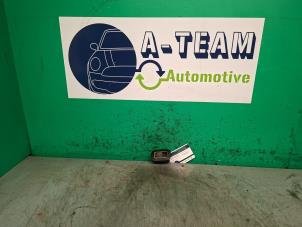 Gebruikte Ruit schakelaar elektrisch Mercedes A (177.0) 1.3 A-180 Turbo 16V Prijs € 9,99 Margeregeling aangeboden door A-team Automotive