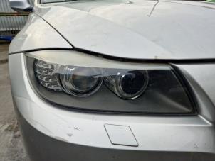 Gebruikte Rechter Koplamp BMW 3 serie Touring (E91) 318i 16V Prijs € 399,99 Margeregeling aangeboden door A-Team Automotive
