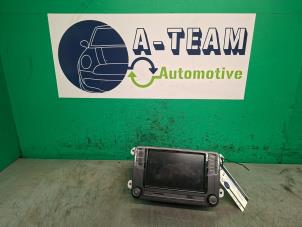 Gebruikte Radio Volkswagen Polo V (6R) 1.2 12V BlueMotion Technology Prijs € 449,99 Margeregeling aangeboden door A-team Automotive