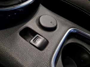 Gebruikte Handrem schakelaar Opel Astra K 1.2 Turbo 12V Prijs € 9,99 Margeregeling aangeboden door A-Team Automotive