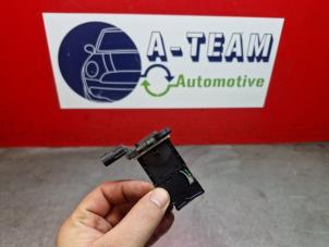 Gebruikte Luchtmassameter Opel Astra K 1.2 Turbo 12V Prijs € 39,99 Margeregeling aangeboden door A-Team Automotive