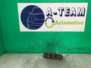 Gebruikte Elektrisch Raam Schakelaar Peugeot 308 (4A/C) 1.6 VTI 16V Prijs € 29,99 Margeregeling aangeboden door A-team Automotive