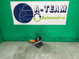 Gebruikte Achterklep Slotmechaniek Volkswagen Passat Variant (365) 2.0 TSI 16V Prijs € 24,99 Margeregeling aangeboden door A-team Automotive