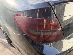 Gebruikte Achterlicht links Mercedes C AMG (C204) 6.2 C-63 AMG V8 32V Edition 507 Prijs € 149,99 Margeregeling aangeboden door A-Team Automotive