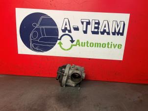 Gebruikte Gasklephuis Ford Focus 2 1.6 Ti-VCT 16V Prijs € 39,99 Margeregeling aangeboden door A-Team Automotive