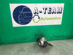 Gebruikte Gasklephuis Hyundai Tucson (JM) 2.0 16V CVVT 4x2 Prijs € 39,99 Margeregeling aangeboden door A-team Automotive