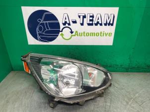 Gebruikte Koplamp rechts Mitsubishi Space Star (A0) 1.0 12V Prijs € 149,99 Margeregeling aangeboden door A-team Automotive
