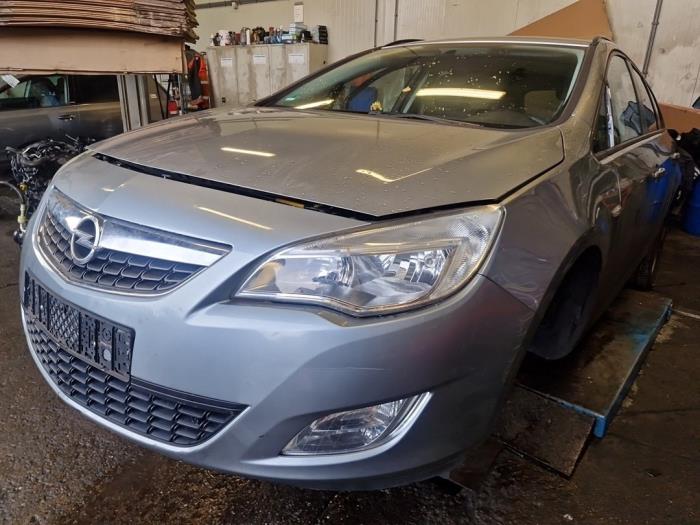 Gebruikte Benzinepomp Opel Astra J Sports Tourer (PD8/PE8/PF8) 1.4 16V ecoFLEX Prijs € 29,99 Margeregeling aangeboden door A-Team Automotive