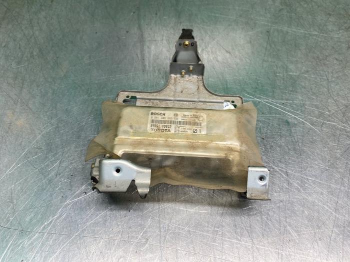 Computer Motormanagement van een Toyota Yaris (P1) 1.0 16V VVT-i 2002