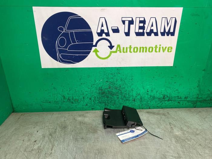 Gebruikte Multimedia aansluiting Mercedes B (W246/W242) 1.5 B-180 CDI,d 16V Prijs € 29,99 Margeregeling aangeboden door A-team Automotive