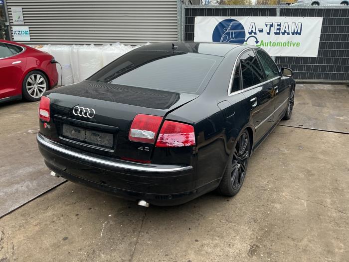 Gebruikte Fusee rechts-achter Audi A8 (D3) 4.2 TDI V8 32V Quattro Prijs € 49,99 Margeregeling aangeboden door A-Team Automotive