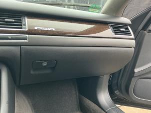 Gebruikte Dashboardkastje Audi A8 (D3) 4.2 TDI V8 32V Quattro Prijs op aanvraag aangeboden door A-Team Automotive