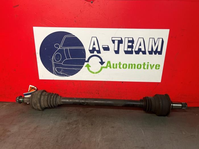 Gebruikte Aandrijfas links-achter Mercedes C (C204) 1.8 C-180 CGI 16V BlueEfficiency Prijs € 29,99 Margeregeling aangeboden door A-Team Automotive